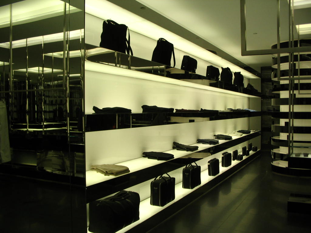 男装上海专卖店（施工图及实景）